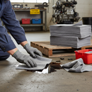 Premium Lightweight General Purpose Absorbent Pads for Oil and Water Based Liquids with Enhanced Retention and Durability