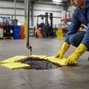 Premium Heavyweight Chemical Absorbent Pads for Toxic and Oil Spills - Ideal for Universal Use